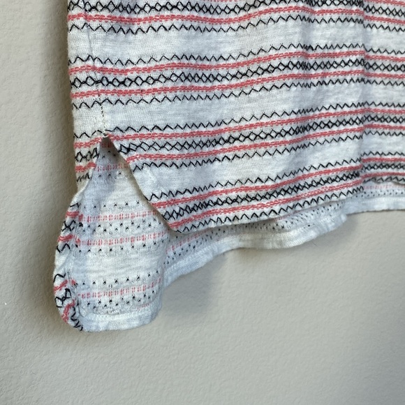 Max Studio Zigzag Bell Sleeve Top - Picture 3 of 7